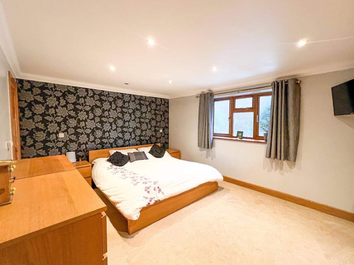 Garreg Road, Pontycymer, Bridgend County Borough, CF32 8EL